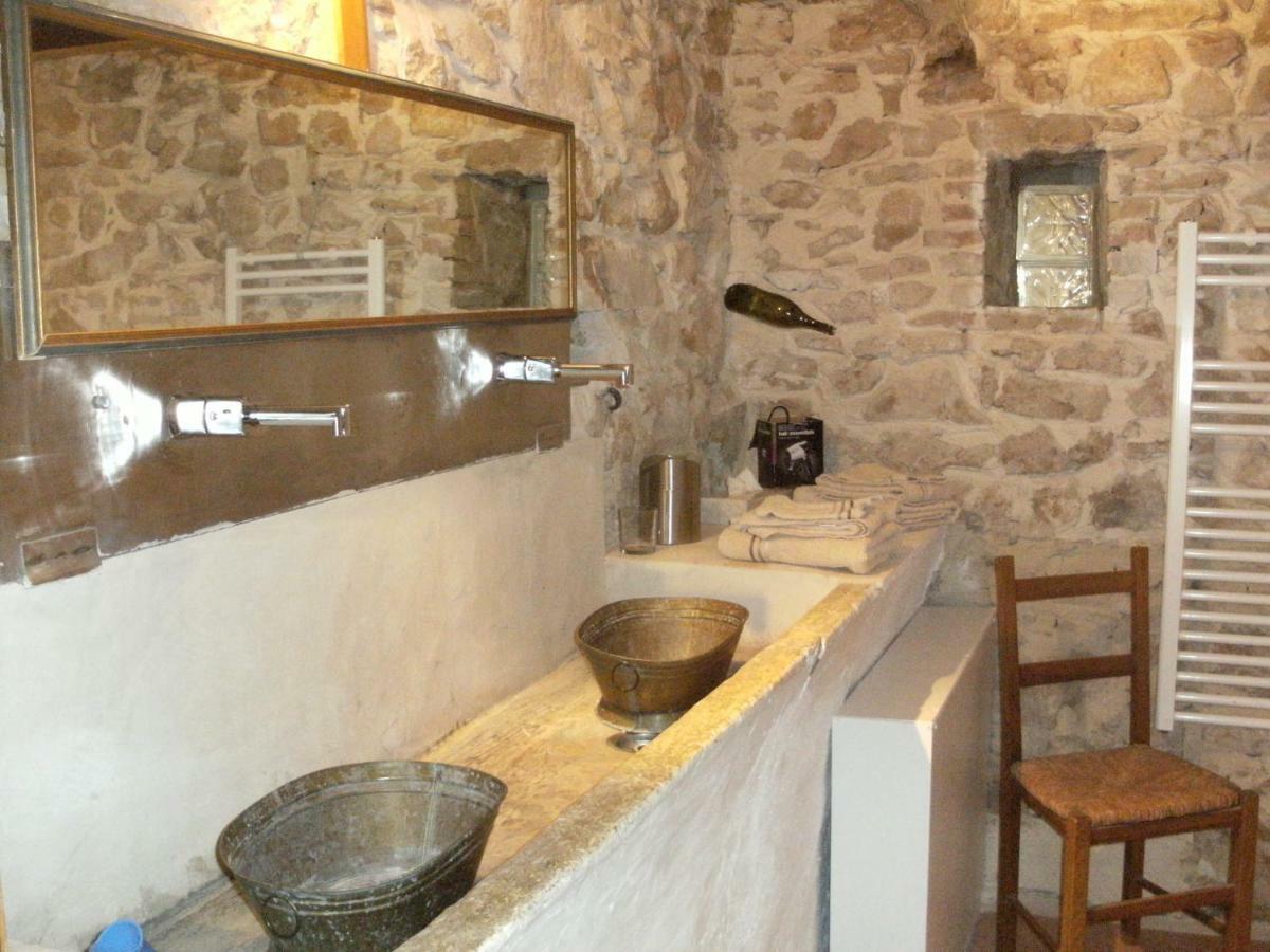 Domaine Chanoine Rambert Saint-Andre-d'Olerargues Bagian luar foto